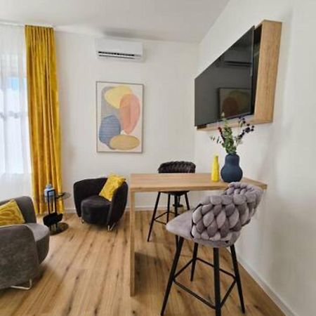 New Stylish & Modern Studio Apart - With Sea View Appartement Pula Buitenkant foto