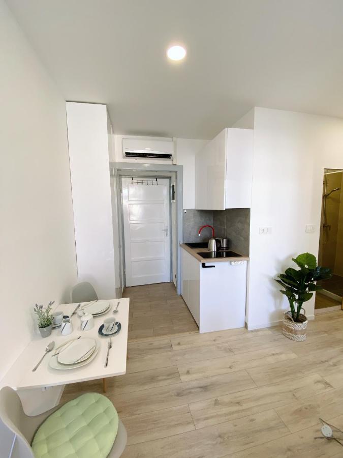 New Stylish & Modern Studio Apart - With Sea View Appartement Pula Buitenkant foto