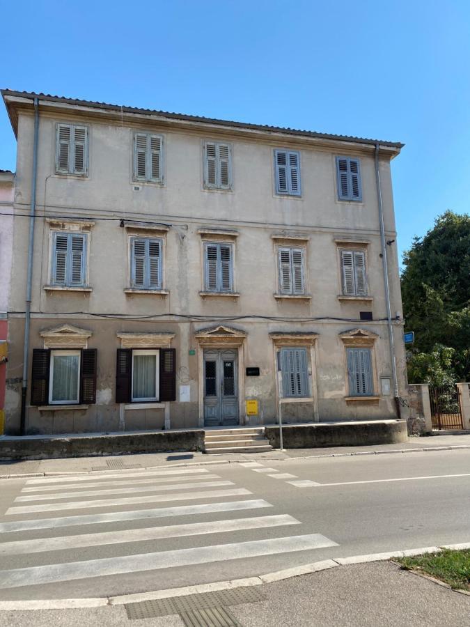 New Stylish & Modern Studio Apart - With Sea View Appartement Pula Buitenkant foto