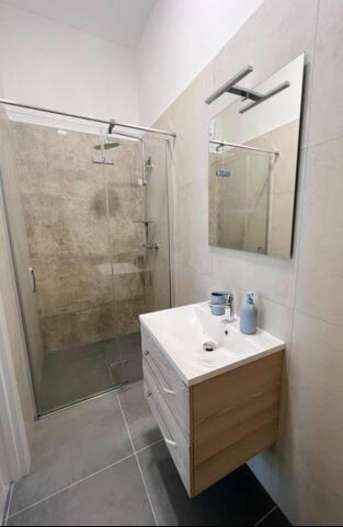 New Stylish & Modern Studio Apart - With Sea View Appartement Pula Buitenkant foto