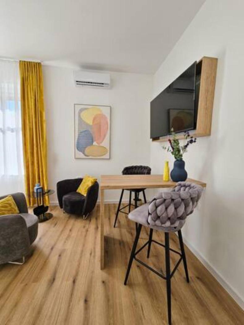 New Stylish & Modern Studio Apart - With Sea View Appartement Pula Buitenkant foto